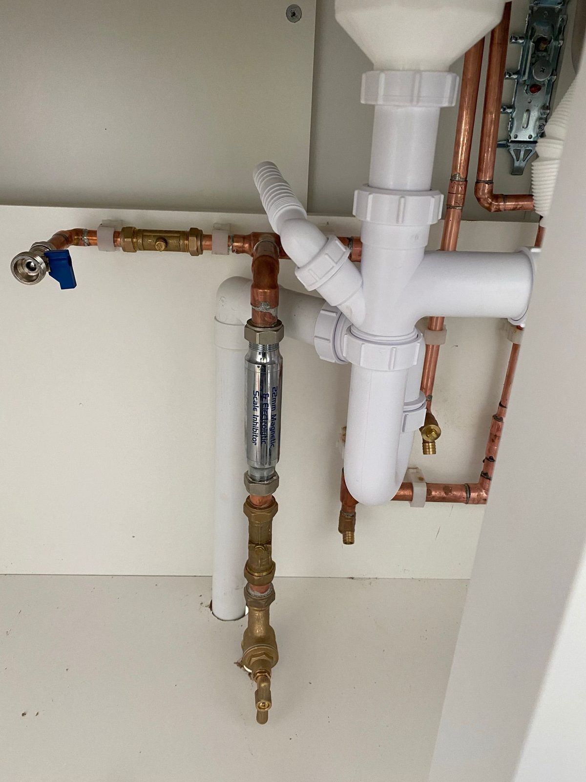 22mm magnetic scale inhibitor installed for Bedford hard water